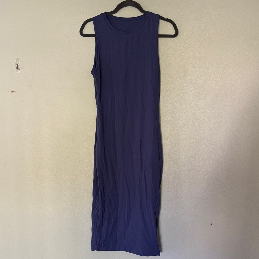 Chic Sleeveless Navy Midi Dress